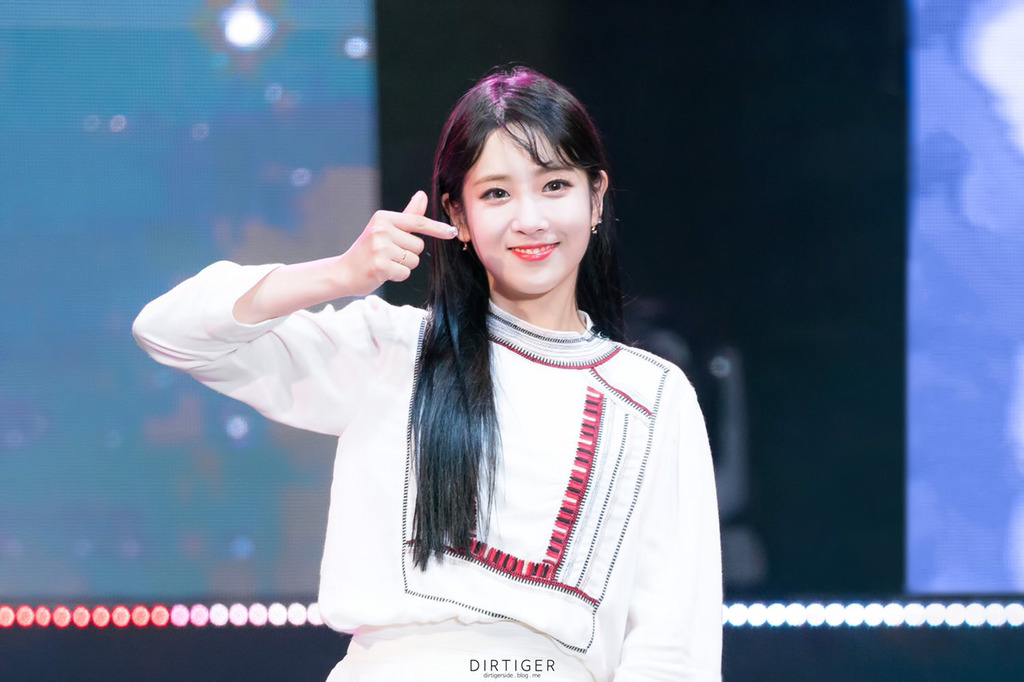 [러블리즈] 아침부터 조금 쌀쌀한 날씨인 것 같아서 지애 | 인스티즈
