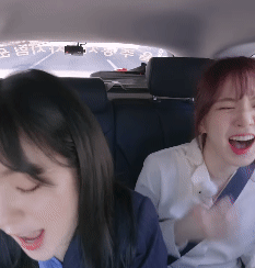 흥 대폭발한 배주현.gif | 인스티즈