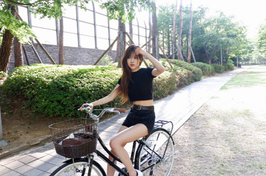 크롭탑이 잘 어울리는 블랙핑크.jpgif | 인스티즈