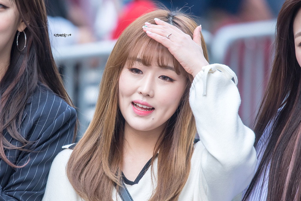 [러블리즈] 휴일이라 그런지 일이 별로 없어서 베이비소울 | 인스티즈