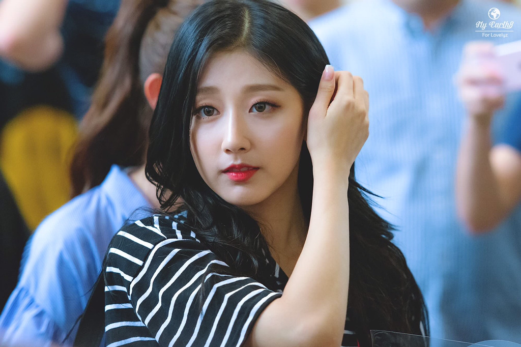 [러블리즈] 밤이 되어도 더운 것 같아서 예인이 | 인스티즈