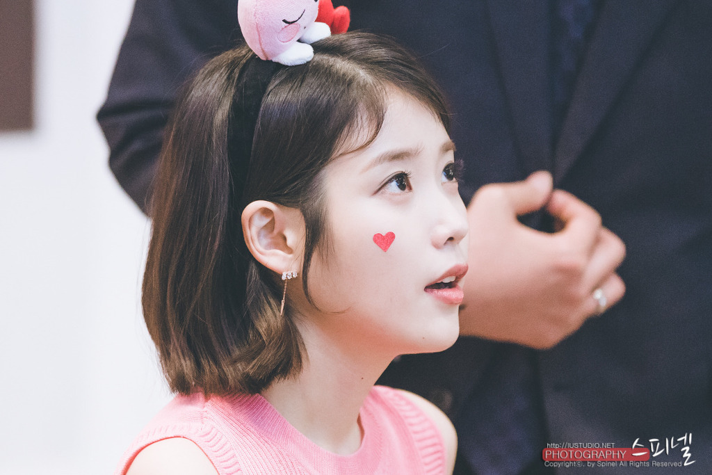 단발머리가 잘어울리는 아이유.jpgi | 인스티즈