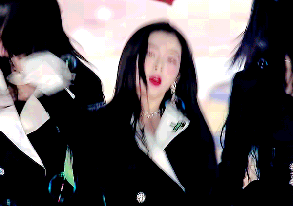 1년내내 미모 열일하는 아이린.jpgif | 인스티즈
