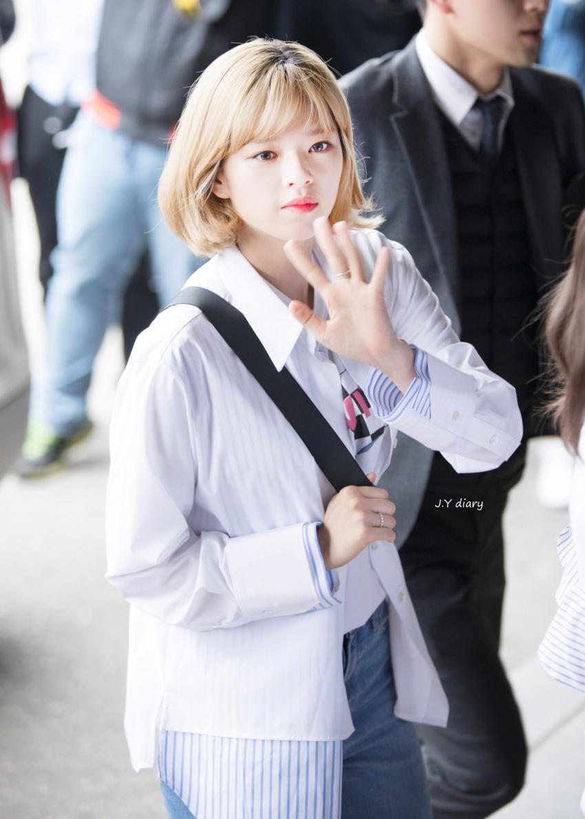 180401 안녕하세요 출근 정연이~ | 인스티즈