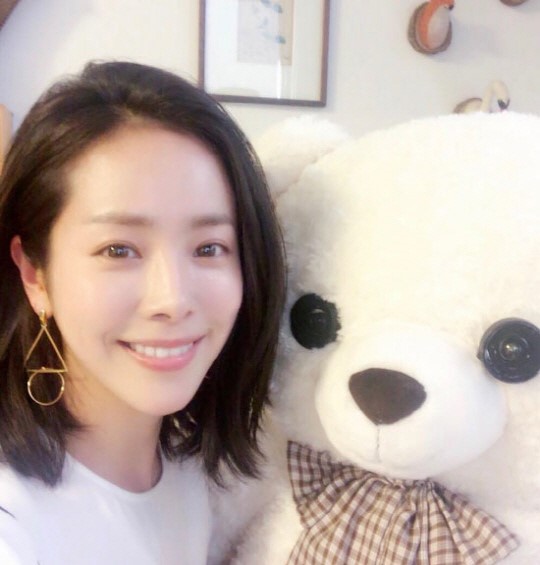 한지민이 못생기게 나왔다고 한 사진.jpgif | 인스티즈