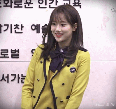 에이프릴 나은 서공예 졸업식 gif | 인스티즈