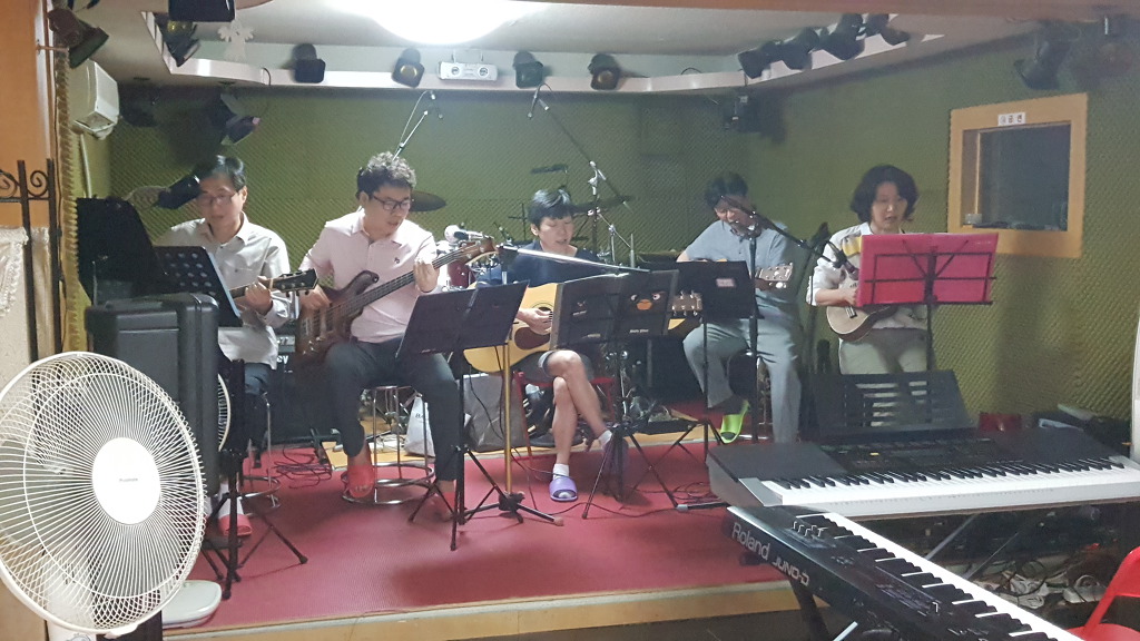 시나브로 합주사진 - 시나브로(5,60대) - 하멜과 리사 (실용음악학원+녹음실+하멜아트홀:공연장) 시나브로 합주사진